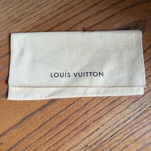 Louis Vuitton Cream Dust Bag with Black Text 100% Cotton